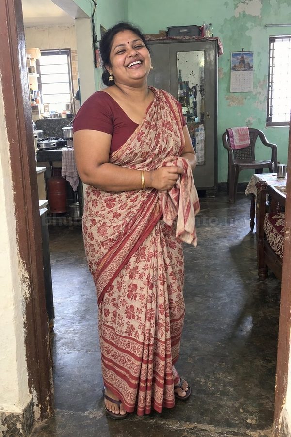 Housewife look escorts in Bhubaneswar