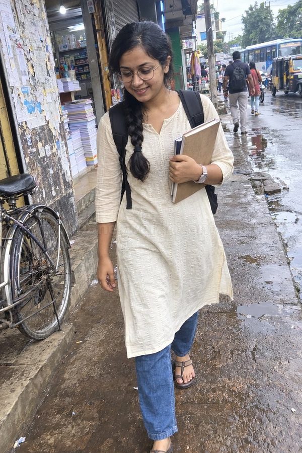 College girl escorts in Bhubaneswar, all 22 and up