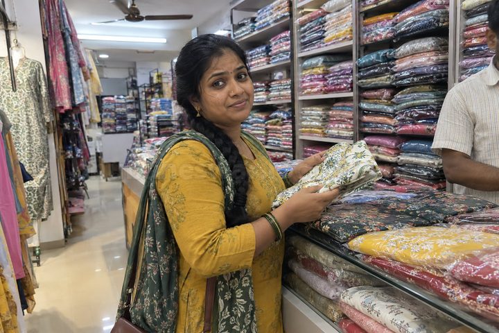 Choose the type of girl you like in Bhubaneswar